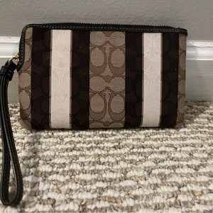Coach Large Corner Zip Wristlet In Signature Jacquard With Stripes